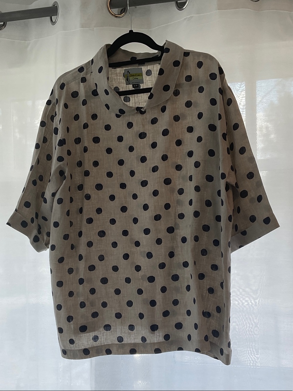 Relaxed Polka Dot Short Sleeve Blouse in Taupe with Navy Dots